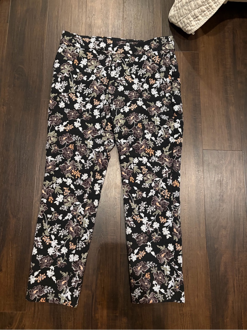 LOFT Marisa Fit Floral Ankle Crop Pants Black Multi Size 8